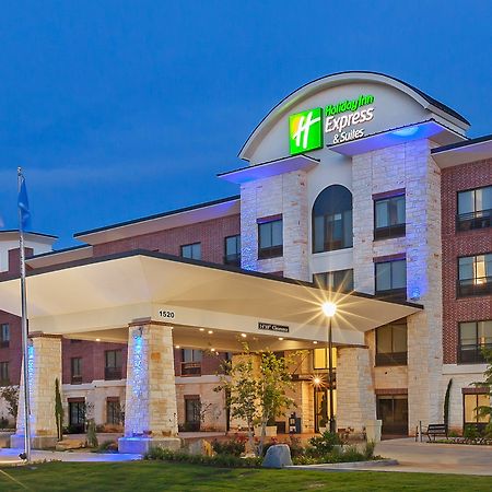 Holiday Inn Express Hotel And Suites Duncan By Ihg Exterior photo